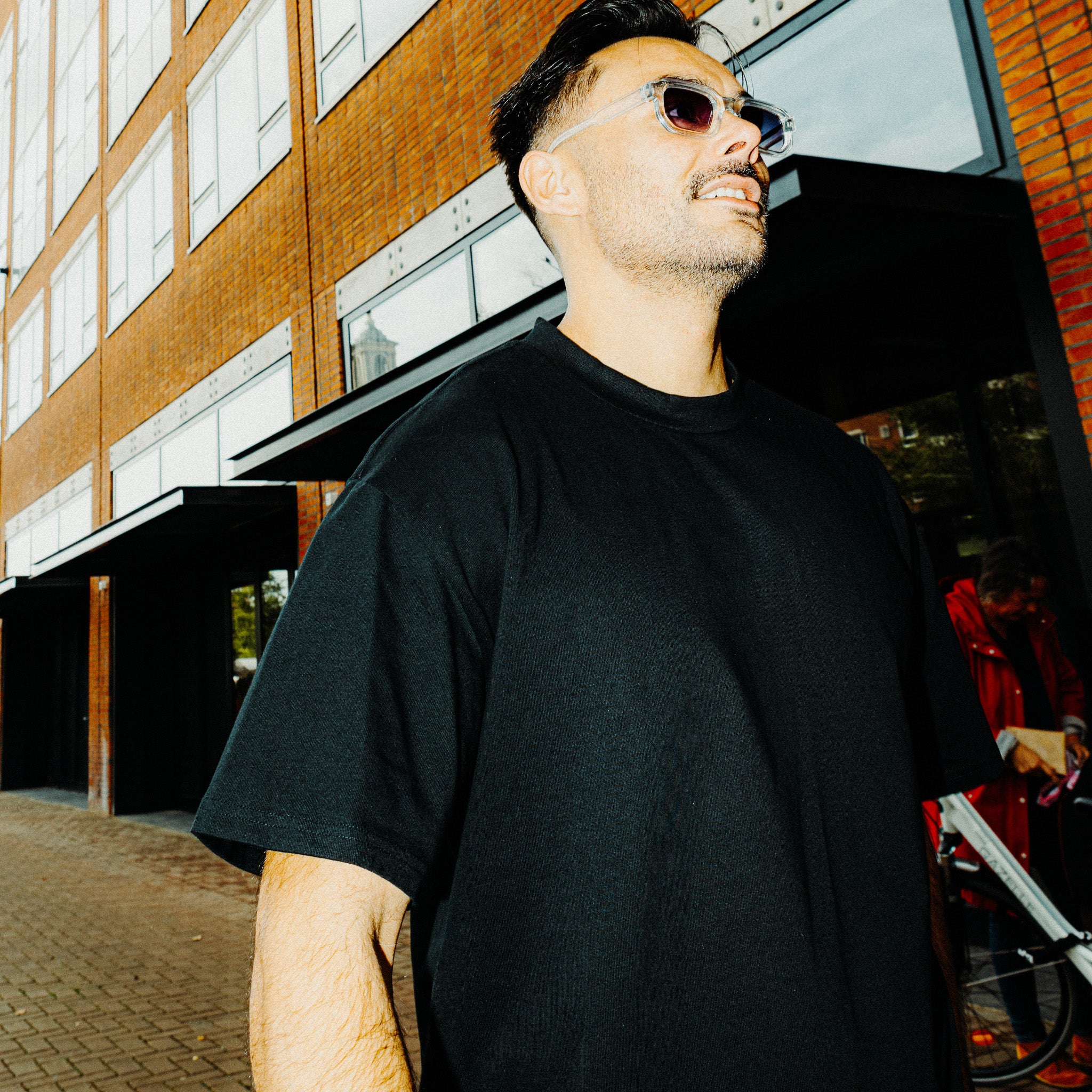 Black Tee